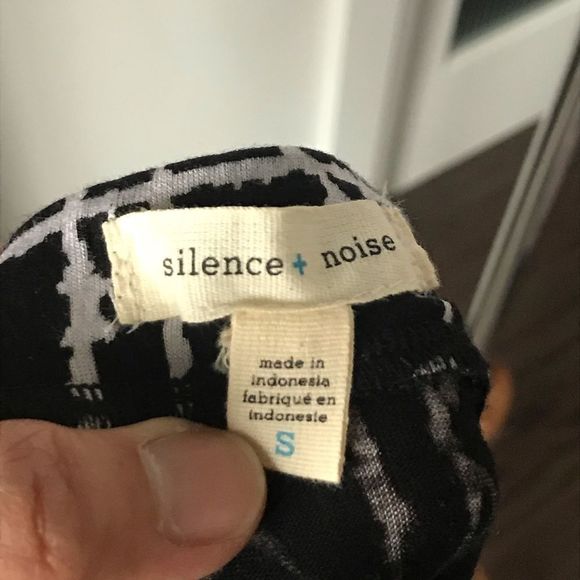 Urban Oufitters’ Silence & Noise maxi skirt - Picture 4 of 5